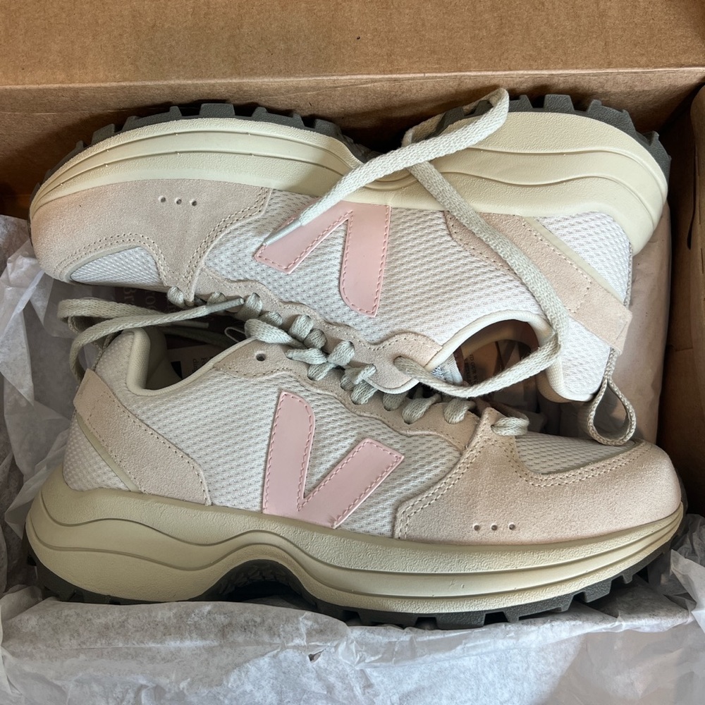VEJA Venturi sneakers in the color block Gravel Petale